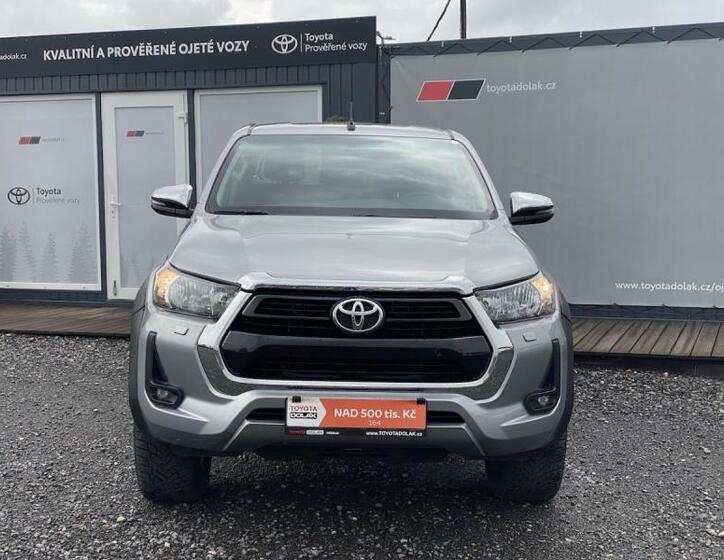 Toyota Hilux 2