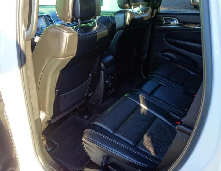 Jeep Grand Cherokee 23