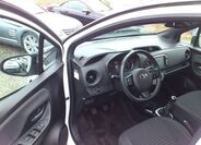 Toyota Yaris 9