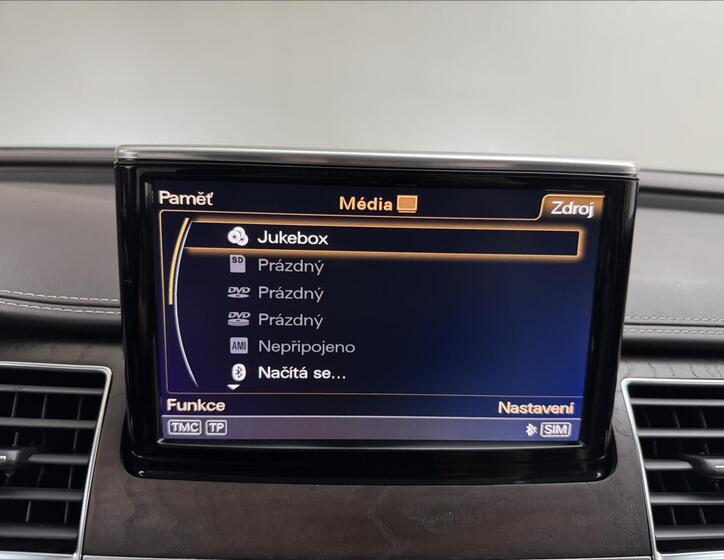 Audi A8 19