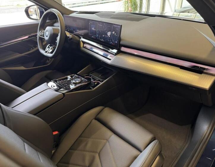 BMW i5 11