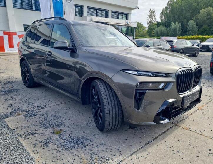 BMW X7 2