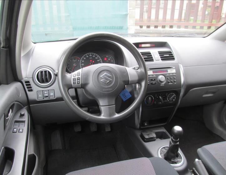 Suzuki SX4 15