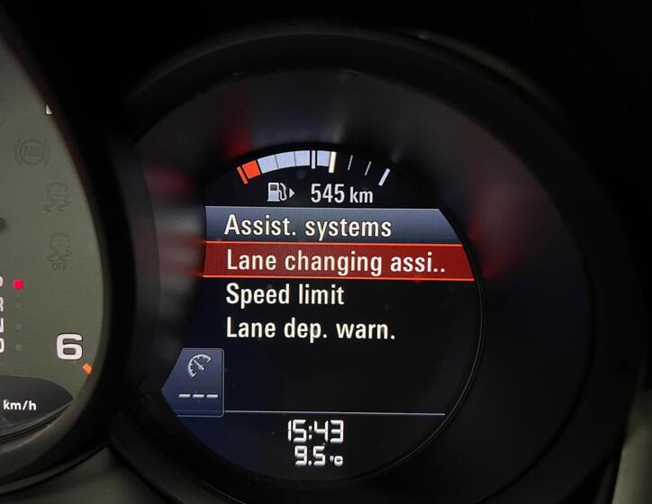 Porsche Macan 16