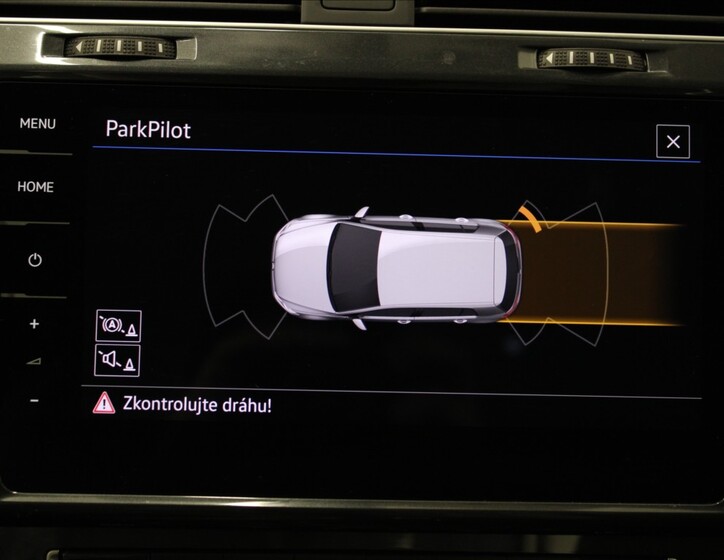 Volkswagen e-Golf 10