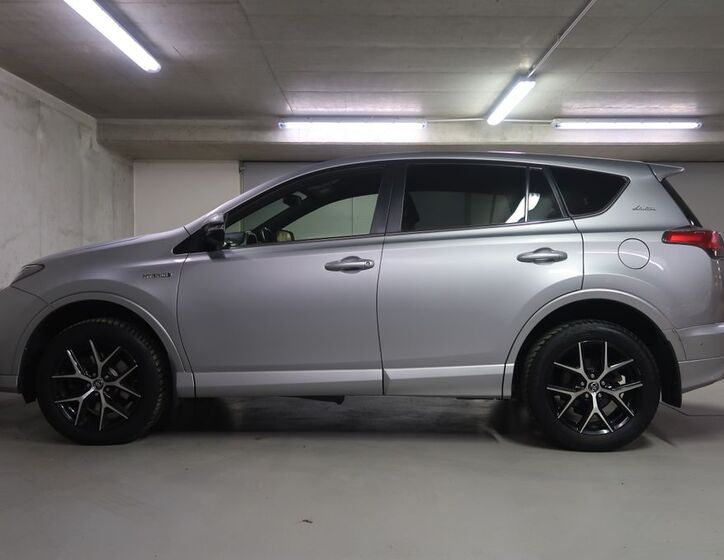 Toyota RAV4 8