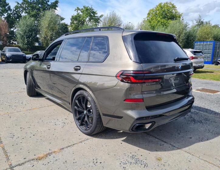 BMW X7 4