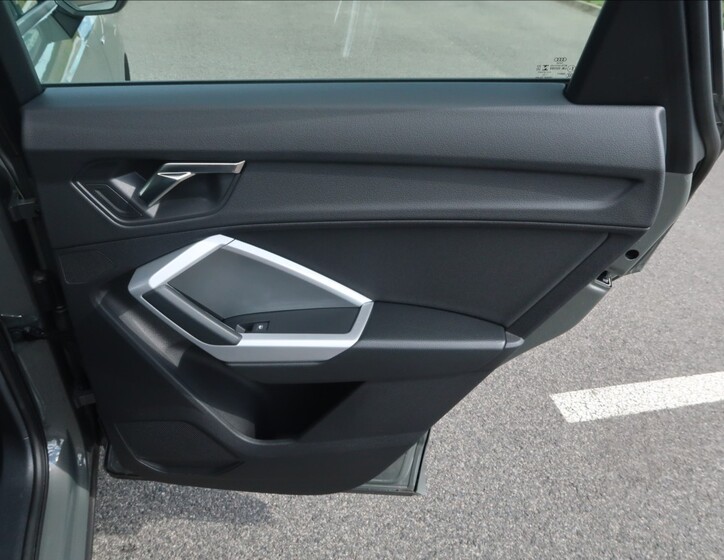Audi Q3 21