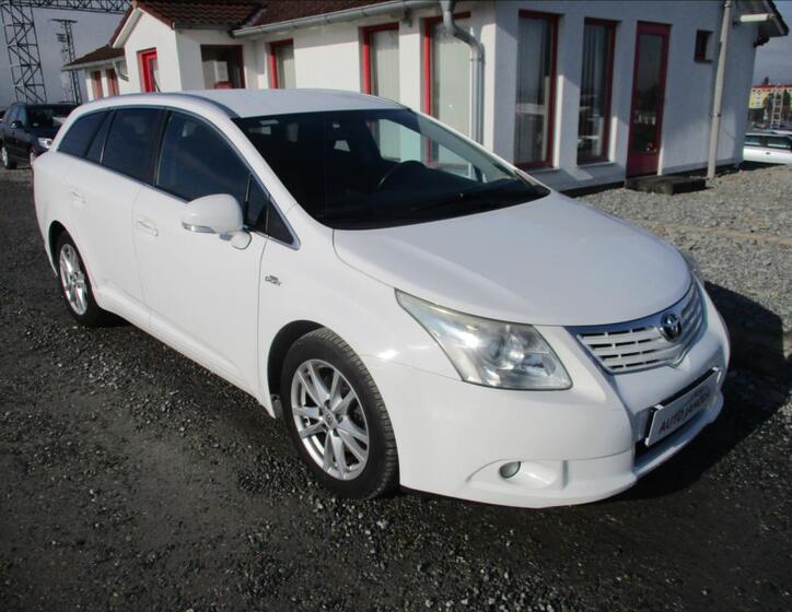 Toyota Avensis 1