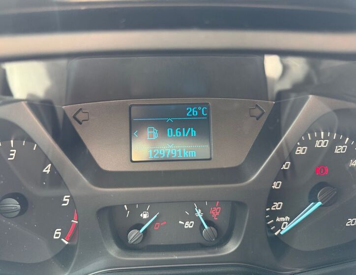 Ford Tourneo Custom 12