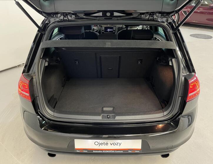 Volkswagen Golf 30