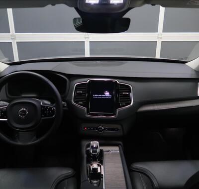 Volvo XC90 13