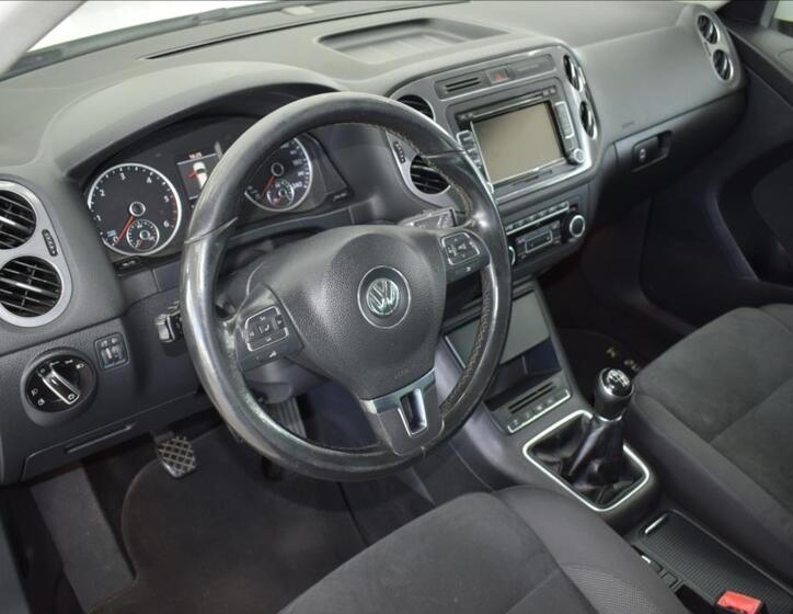 Volkswagen Tiguan 9