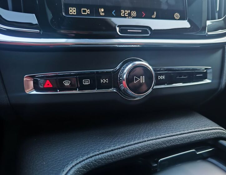 Volvo V90 25