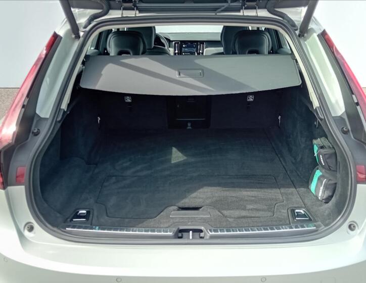 Volvo V90 12