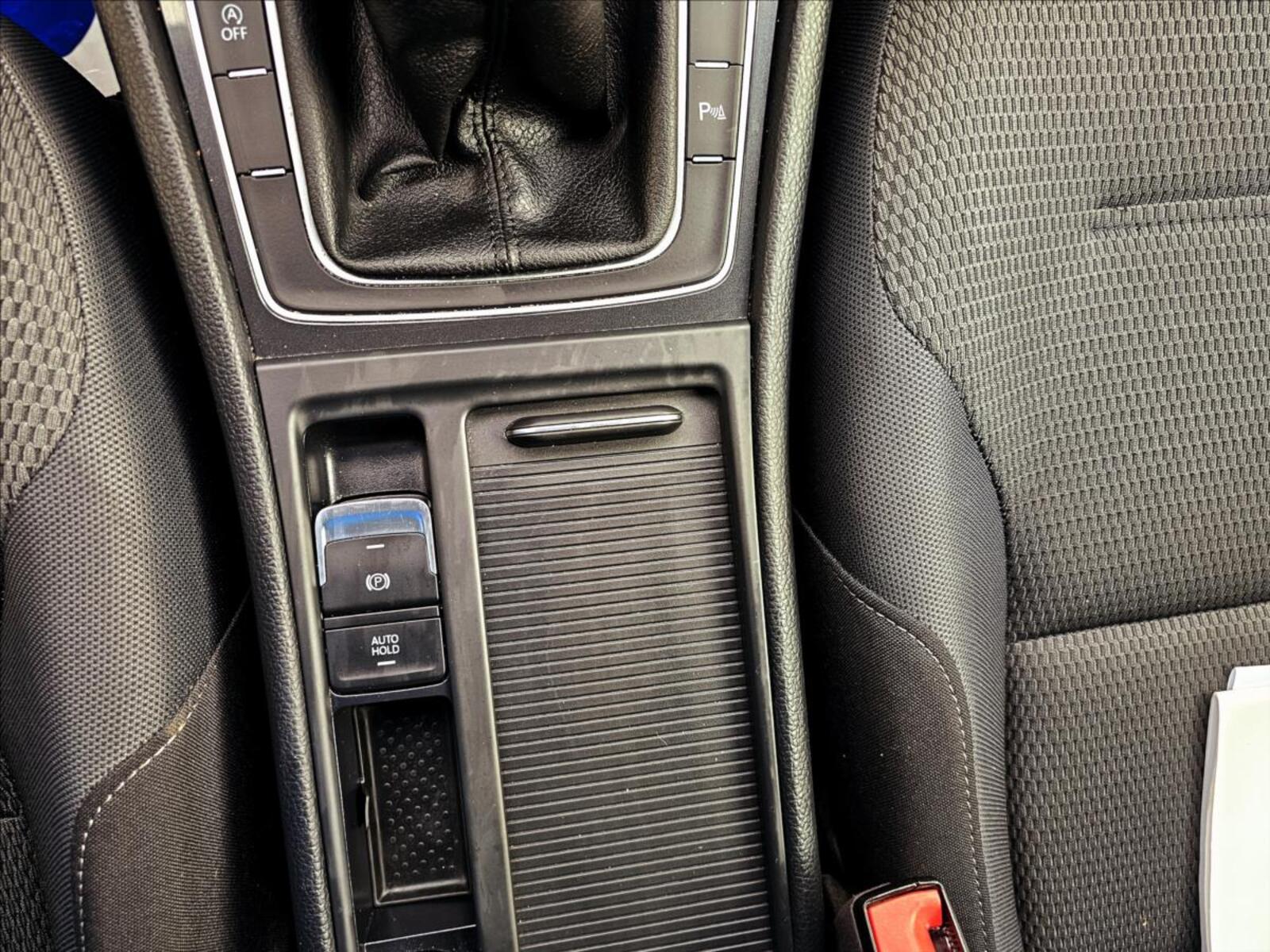Volkswagen Golf 20