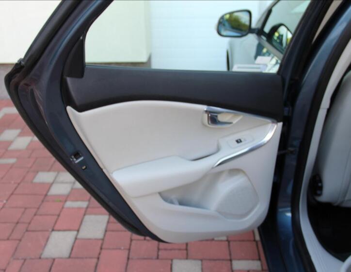 Volvo V40 15