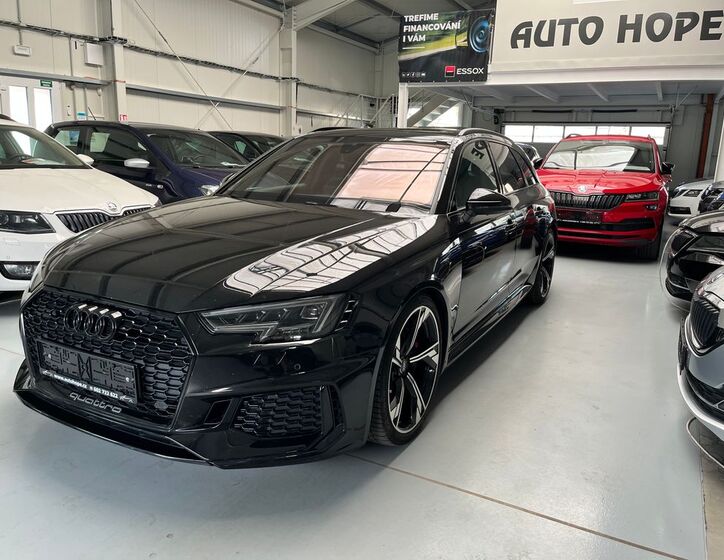 Audi RS4 3
