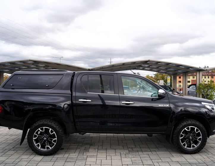 Toyota Hilux 7