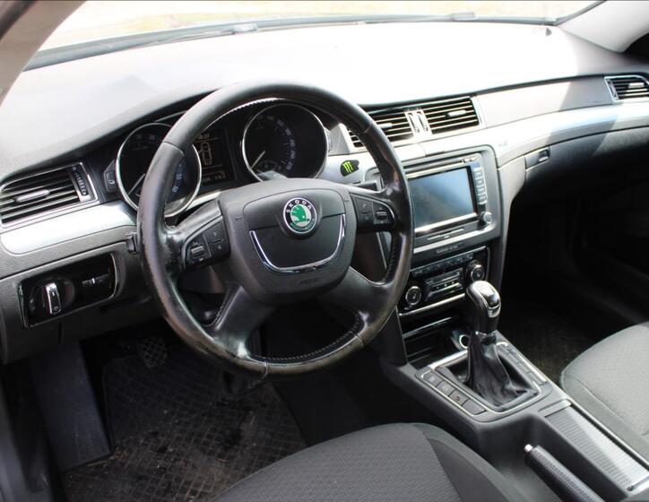 Škoda Superb 10