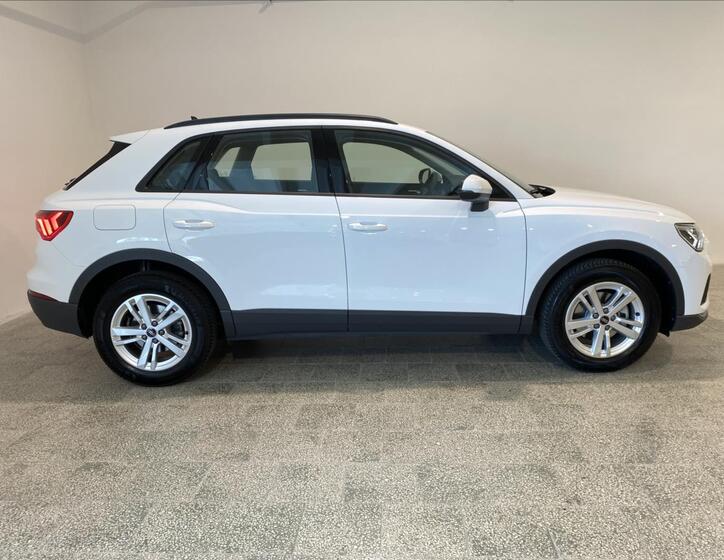 Audi Q3 23