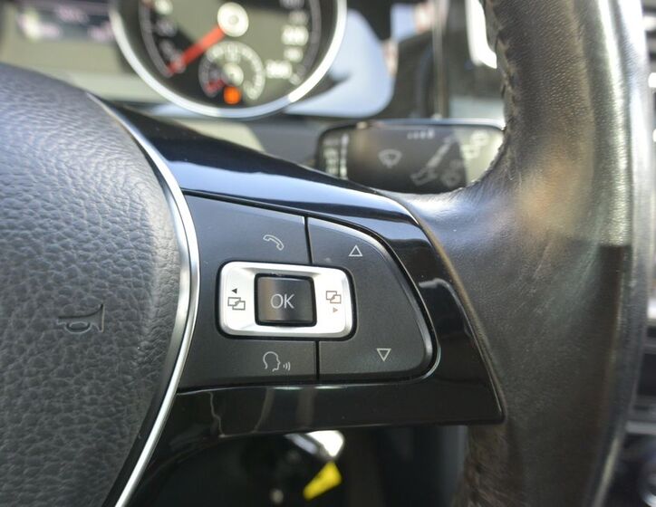 Volkswagen Golf 20