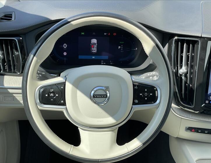 Volvo XC60 8