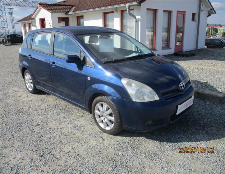 Toyota Corolla Verso 1