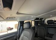 Land Rover Defender 8