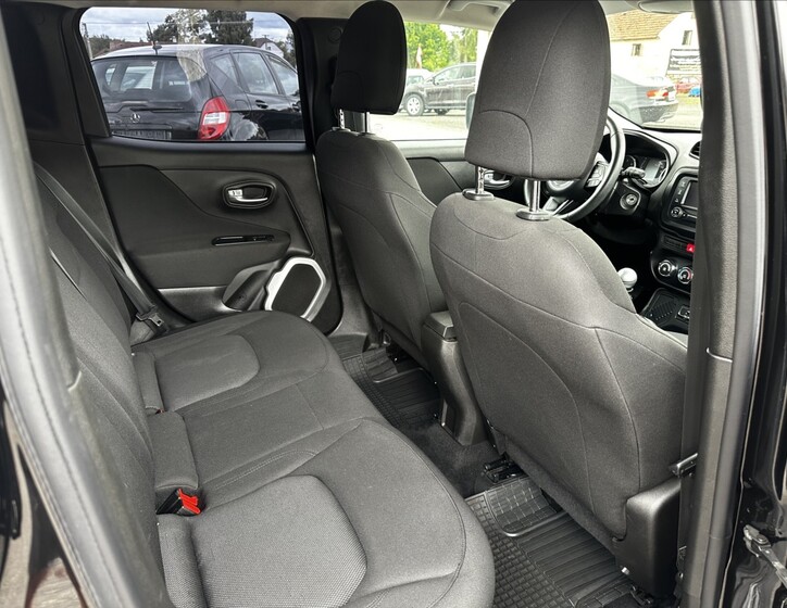 Jeep Renegade 13