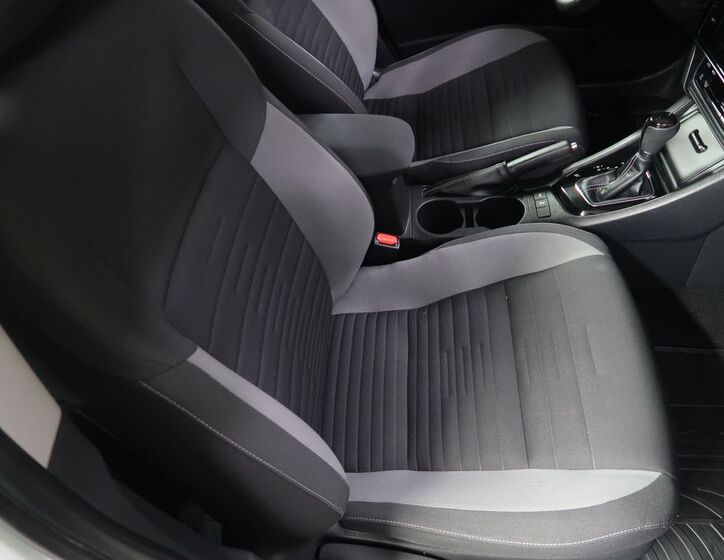Toyota Auris 13