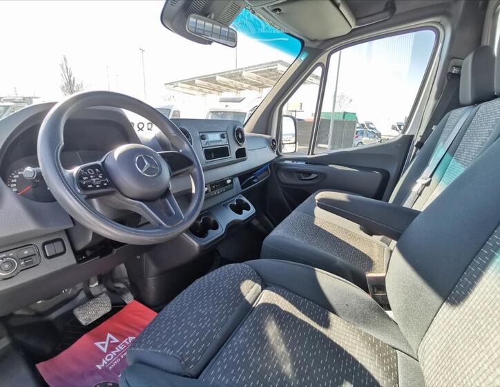 Mercedes-Benz Sprinter 8