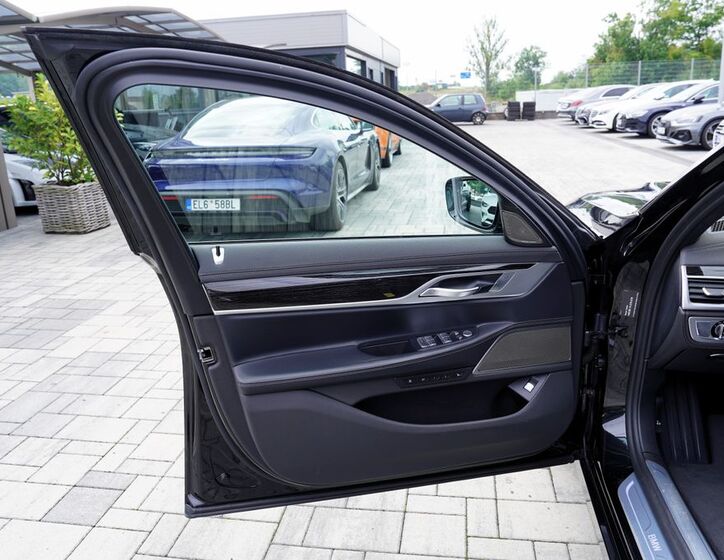 BMW Řada 7 14