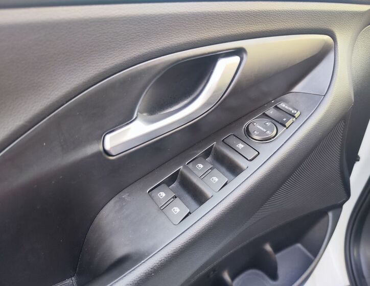 Hyundai i30 32