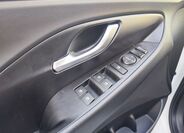 Hyundai i30 32