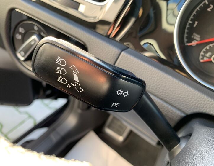 Volkswagen Golf 9