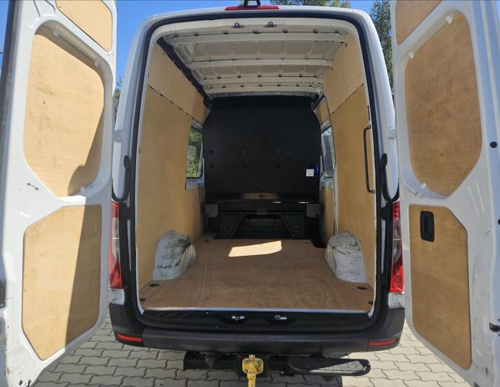 Mercedes-Benz Sprinter 5