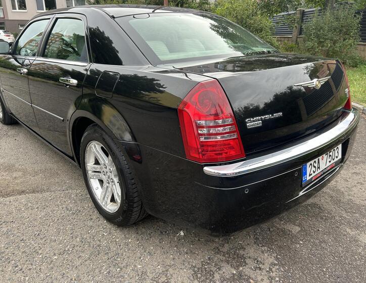 Chrysler 300C 7