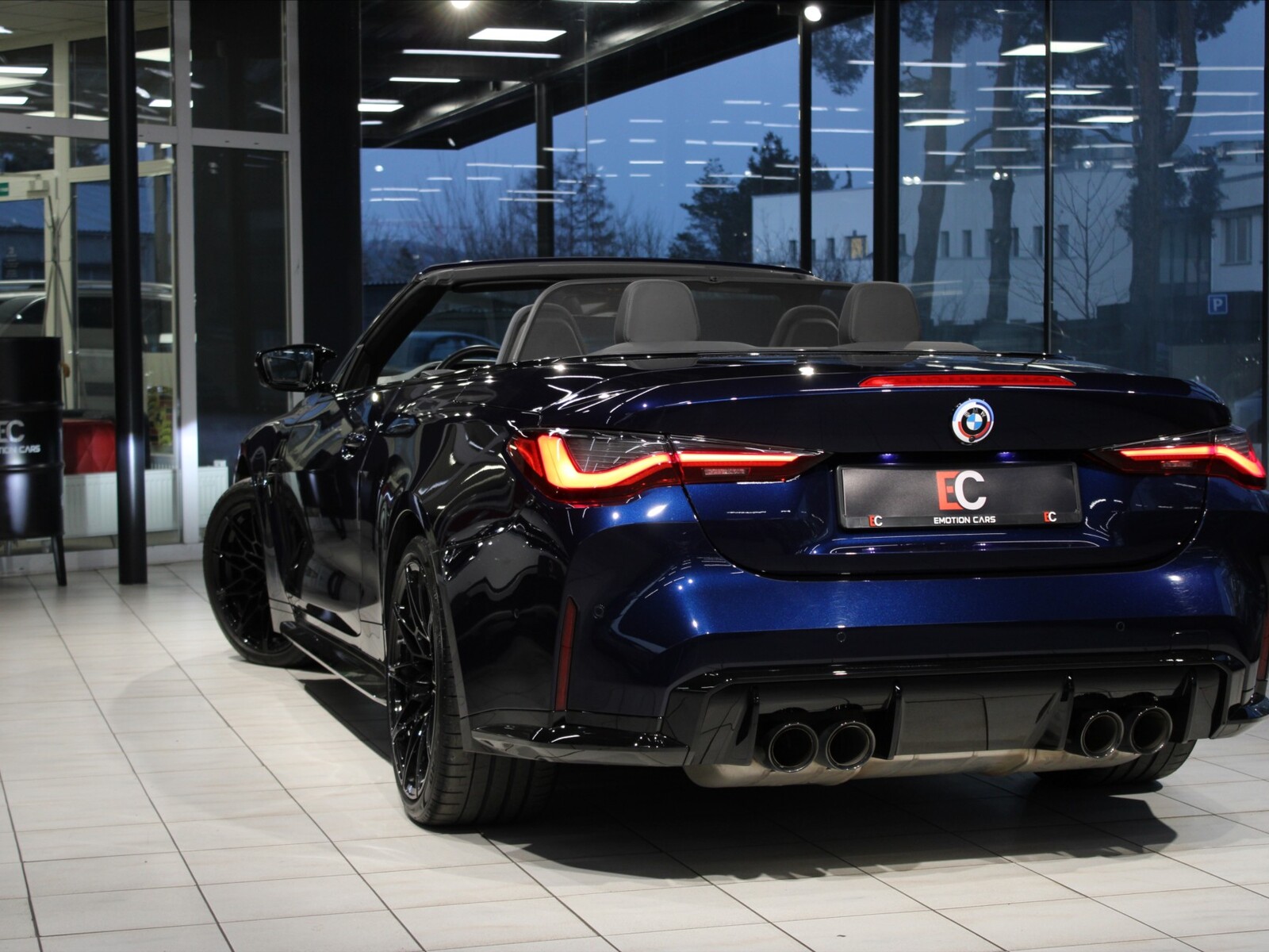 BMW M4 25