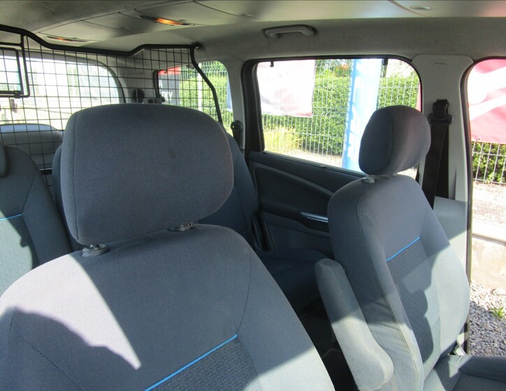 Ford Galaxy 18