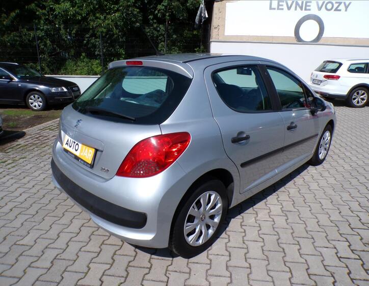 Peugeot 207 5