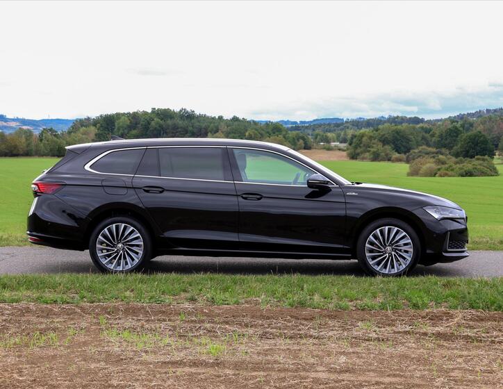 Škoda Superb 8