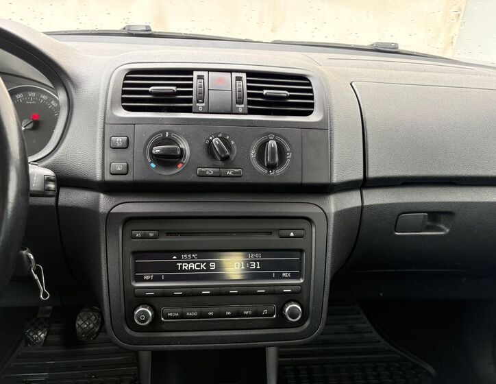 Škoda Roomster 8