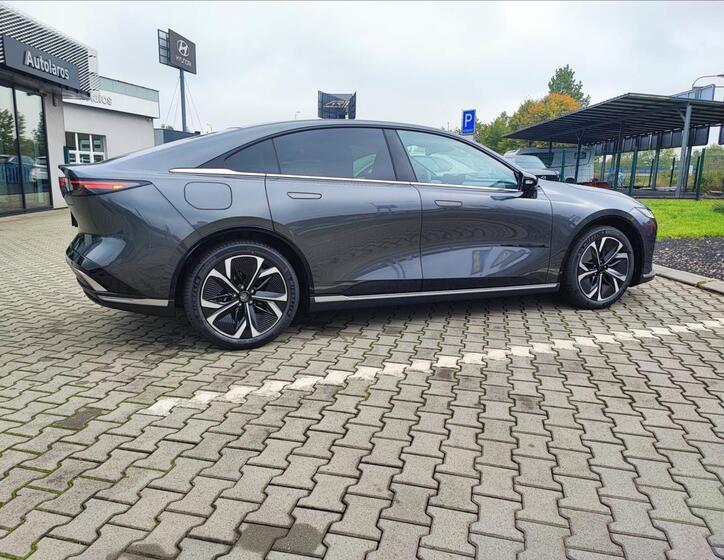 Mazda 6e 8