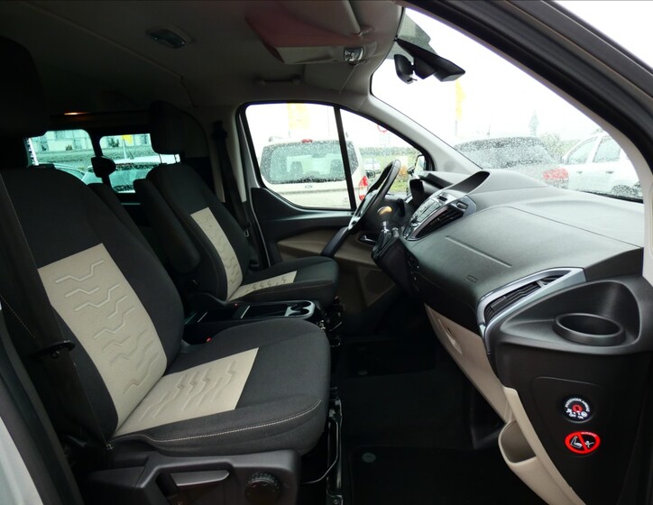 Ford Transit Custom 10