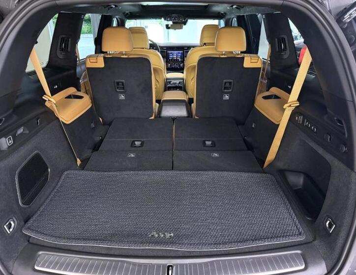 Jeep Grand Cherokee 24