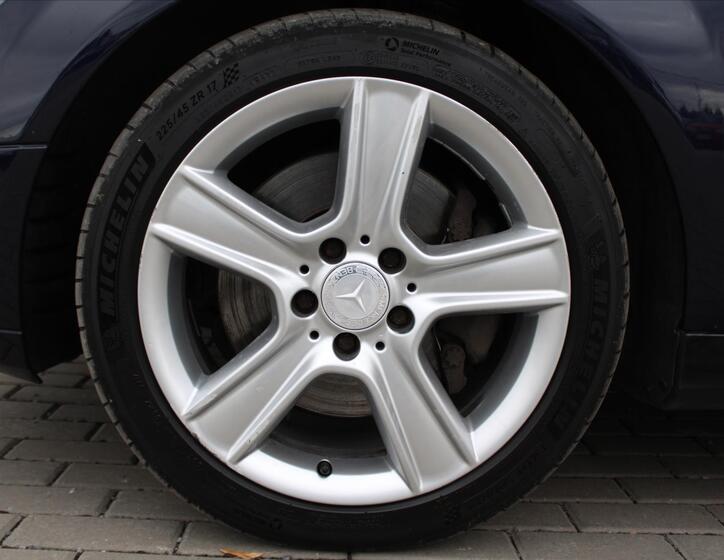 Mercedes-Benz Třídy C 9