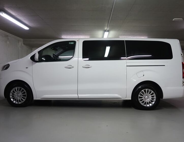 Toyota ProAce 8