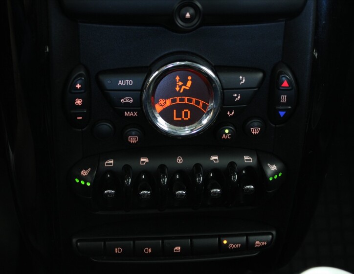 Mini Countryman 12