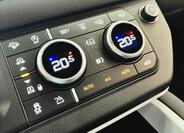 Land Rover Defender 28